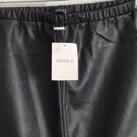 💥💥 FOREVER 21 💥💥.       FAUX LEATHER MAXI CARGO SKIRT - Picture 6 of 6